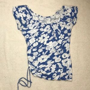 American Eagle floral side ruched shirt
